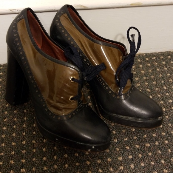 Marc Jacobs Shoes - Marc Jacob's Oxford Platform Spectator Pumps.